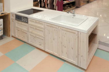 ���R�f�ނ̵��ް���݁E���ް�Ƌ�@�O�d���鎭�s�yCalmfurniture �ߓ��Ƌ�z�߲ݍނ̉����L�b�`��